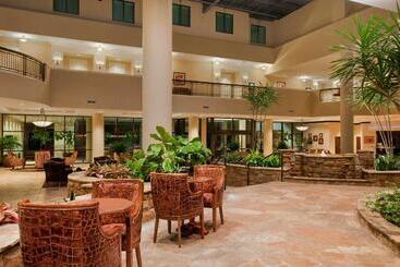 هتل Embassy Suites San Antonio Riverwalk Downtown