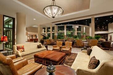 هتل Embassy Suites San Antonio Riverwalk Downtown