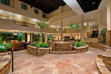 هتل Embassy Suites San Antonio Riverwalk Downtown