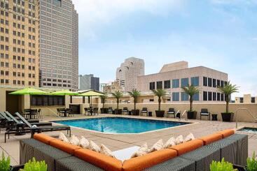 هتل Embassy Suites San Antonio Riverwalk Downtown