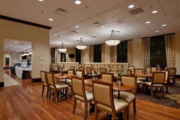 هتل Embassy Suites San Antonio Riverwalk Downtown