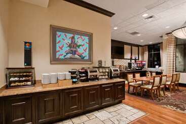 هتل Embassy Suites San Antonio Riverwalk Downtown