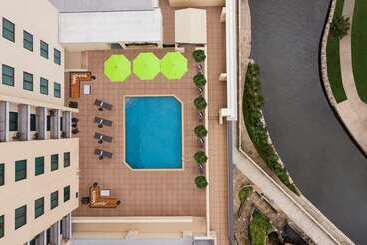 هتل Embassy Suites San Antonio Riverwalk Downtown