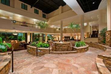 هتل Embassy Suites San Antonio Riverwalk Downtown