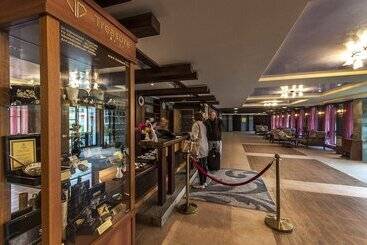 酒店 Grand Royale Apartment Complex & Spa
