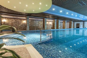 酒店 Grand Royale Apartment Complex & Spa