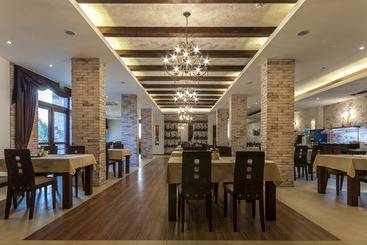 酒店 Grand Royale Apartment Complex & Spa