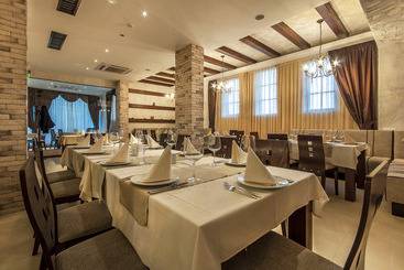 酒店 Grand Royale Apartment Complex & Spa