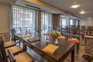 酒店 Grand Royale Apartment Complex & Spa