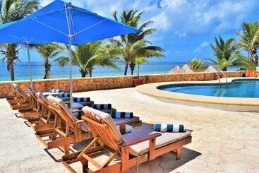هتل Hacienda Morelos Beachfront