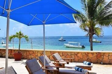 هتل Hacienda Morelos Beachfront
