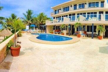 هتل Hacienda Morelos Beachfront