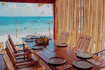 هتل Hacienda Morelos Beachfront