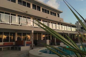 هتل Hacienda Morelos Beachfront