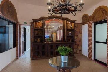 هتل Hacienda Morelos Beachfront