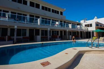 هتل Hacienda Morelos Beachfront