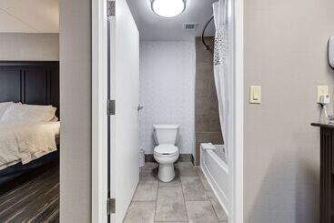 فندق Hampton Inn & Suites By Hilton Brantford Conference Centre