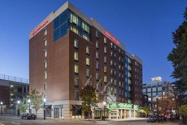 Отель Hampton Inn & Suites Little Rock Downtown