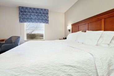 هتل Hampton Inn & Suites Rockland