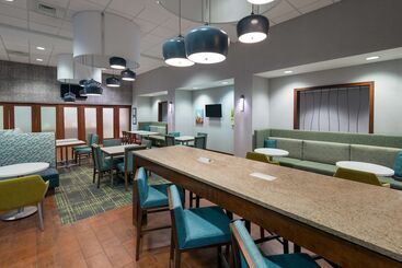 هتل Hampton Inn & Suites Winston Salem/university Area, Nc
