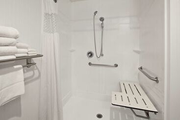 هتل Hampton Inn & Suites Chino Hills