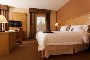 هتل Hampton Inn & Suites Riverton