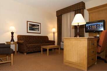 هتل Hampton Inn & Suites Riverton