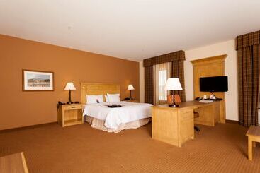 هتل Hampton Inn & Suites Riverton