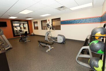 هتل Hampton Inn & Suites Riverton
