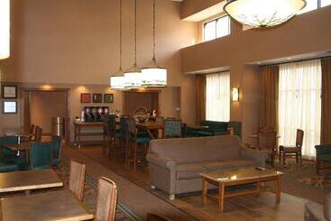 هتل Hampton Inn & Suites Riverton
