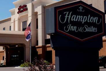 هتل Hampton Inn & Suites Riverton