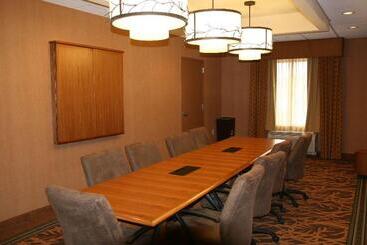 هتل Hampton Inn & Suites Riverton