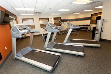 هتل Hampton Inn & Suites Riverton
