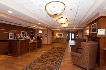 هتل Hampton Inn & Suites Riverton