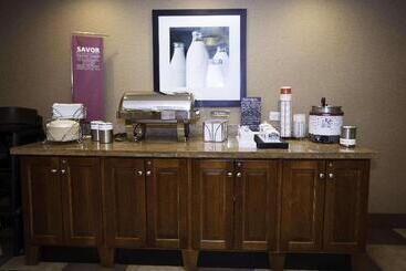 هتل Hampton Inn & Suites Riverton