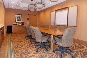 هتل Hampton Inn & Suites Riverton