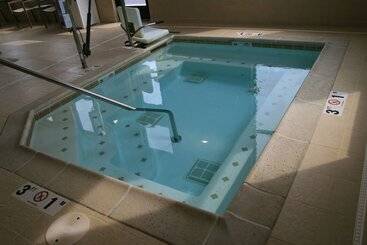 هتل Hampton Inn & Suites Riverton