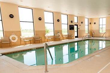 هتل Hampton Inn & Suites Riverton
