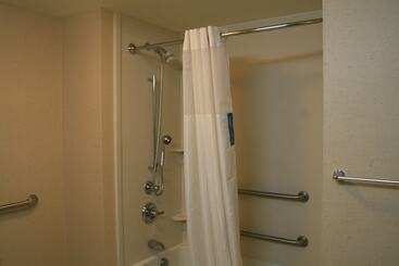 هتل Hampton Inn & Suites Riverton