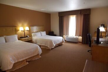 هتل Hampton Inn & Suites Riverton