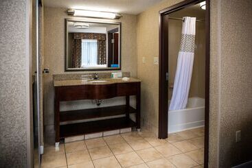 هتل Hampton Inn & Suites Toledoperrysburg