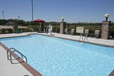 فندق Hampton Inn & Suites Wiggins