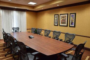 Отель Hilton Garden Inn Dayton Beavercreek