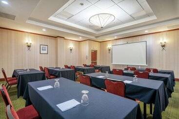 هتل Hilton Garden Inn Morgantown