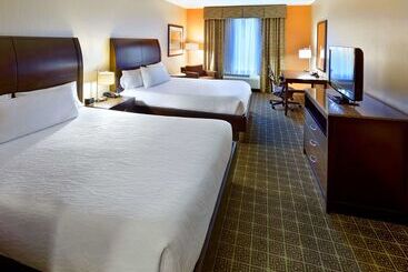 هتل Hilton Garden Inn Springfield, Mo
