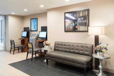 Holiday Inn Express Wall Street, An Ihg Hotel