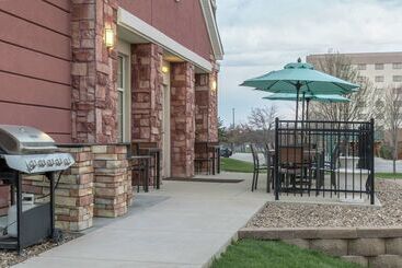 هتل Homewood Suites By Hilton Cedar Rapidsnorth