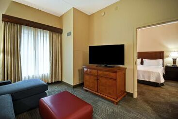 هتل Homewood Suites Lancaster