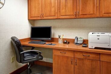 هتل Homewood Suites Lancaster