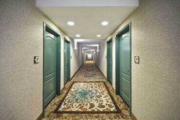 هتل Homewood Suites Lancaster